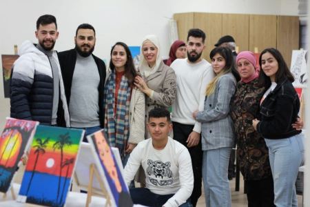 سخنين: افتتاح معرض فني بعنوان "لمسة فن" للفنانة عبير زبيدات وطلابها